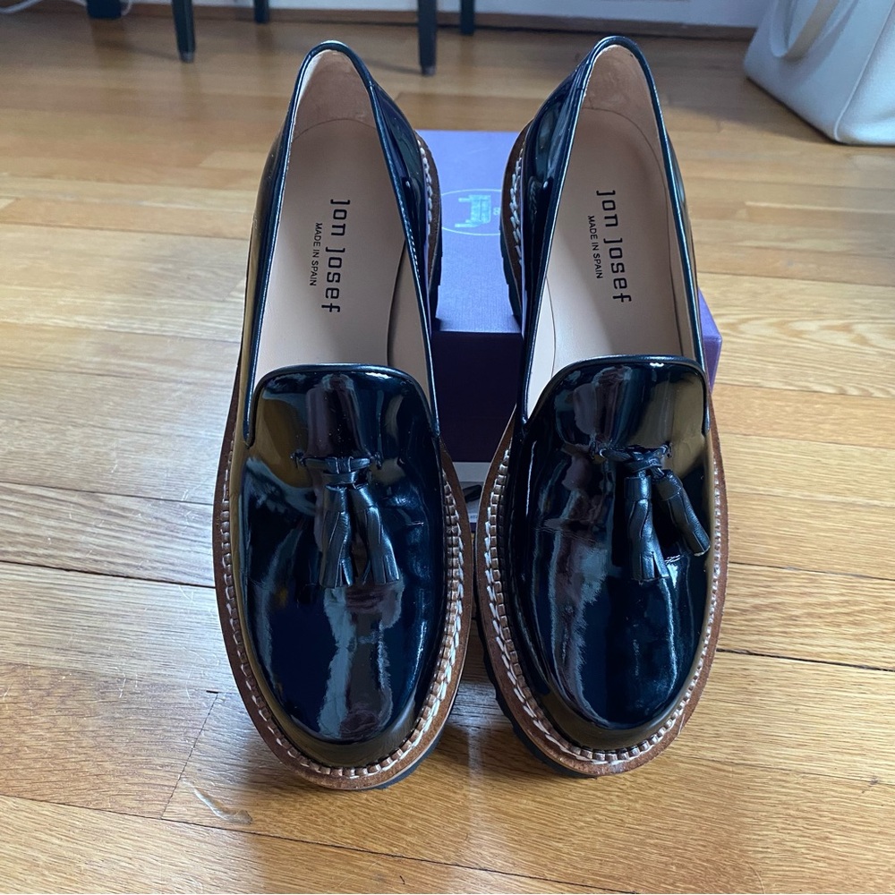 NWT Jon Josef Lug Sole Gogo Loafer - Patent